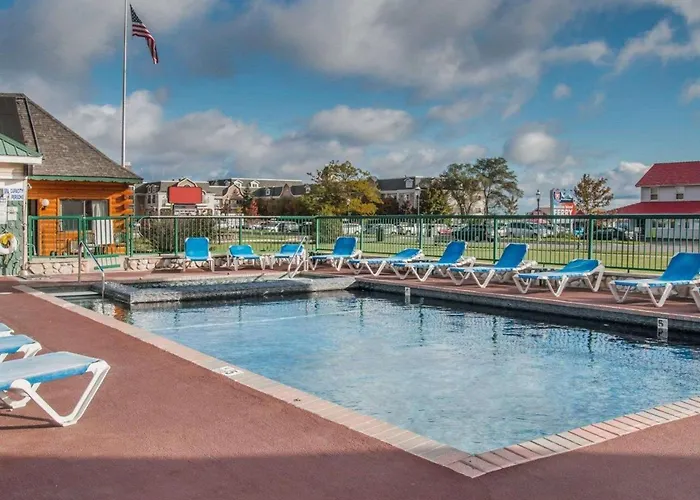 Boutique Econo Lodge Bayview Mackinaw City